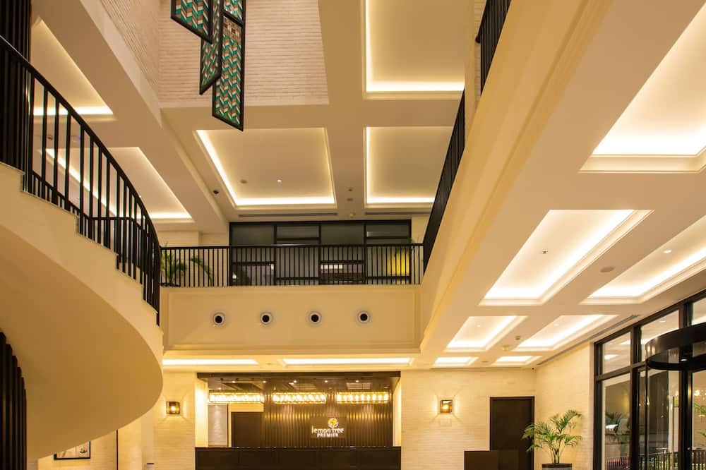 Lemon Tree Premier City Center Pune