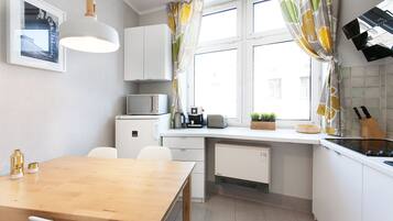 Deluxe Apartment, Multiple Beds, Accessible, City View | Private kitchen | Full-size fridge, microwave, stovetop, coffee/tea maker
