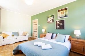 Deluxe appartement, Meerdere bedden, toegankelijk voor mindervaliden, uitzicht op de stad | Lakens van Egyptisch katoen, luxe beddengoed, individueel gedecoreerd