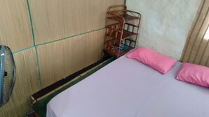 Basic Queen Room - La Vie En Rose Melaka - Hostel (Malacca City)