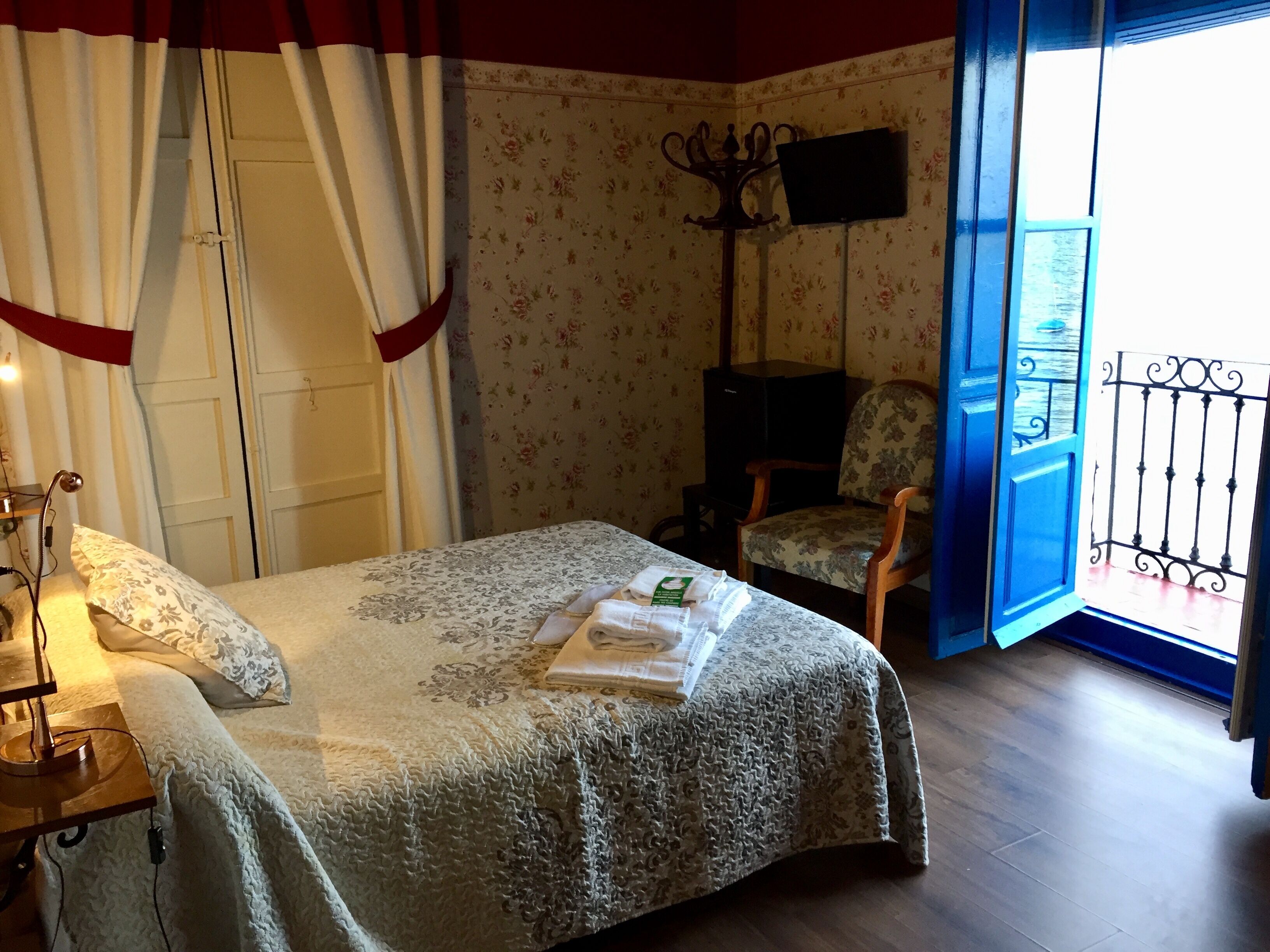 Superior-Doppelzimmer | Daunenbettdecken, Schreibtisch, kostenloses WLAN, Bettwäsche