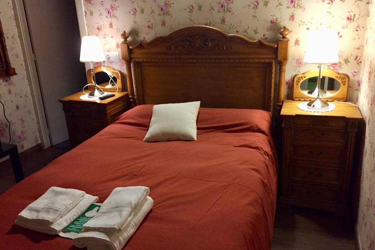 down duvets, desk, free wifi, bed sheets