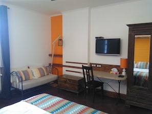 Habitación triple Confort, varias camas, no fumadores | Cortinas opacas, sistema de insonorización, wifi gratis y ropa de cama