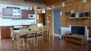 Cabana, 2 quartos, vista para a montanha | Área de estar