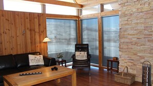 Cabana, 2 quartos, vista para a montanha | Área de estar