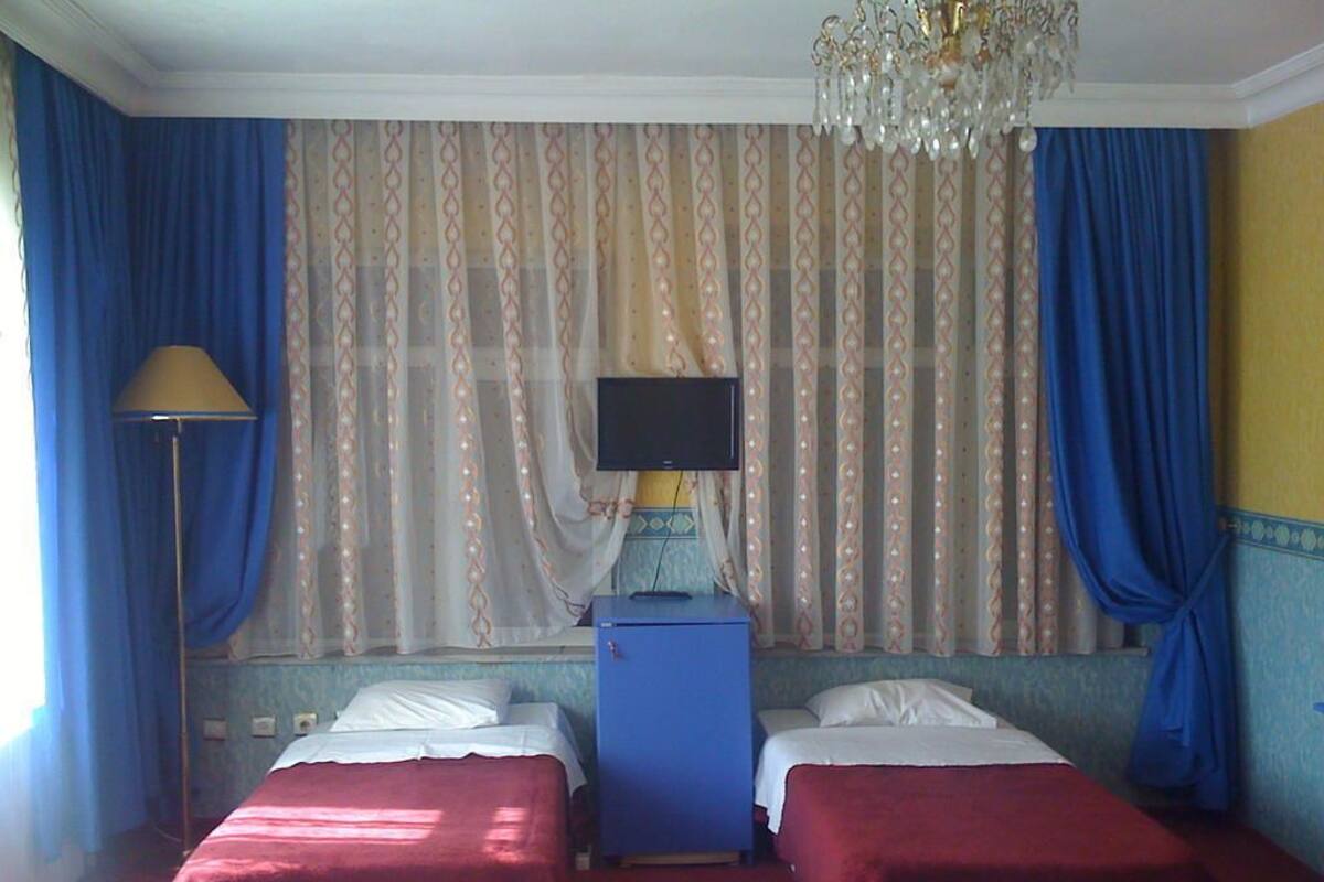 Iron/ironing board, free WiFi