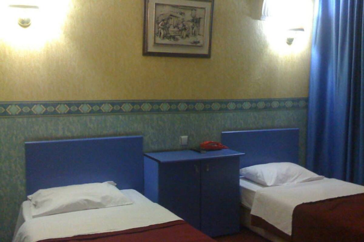 Iron/ironing board, free WiFi
