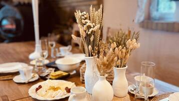 Daily buffet breakfast (EUR 9.50 per person)