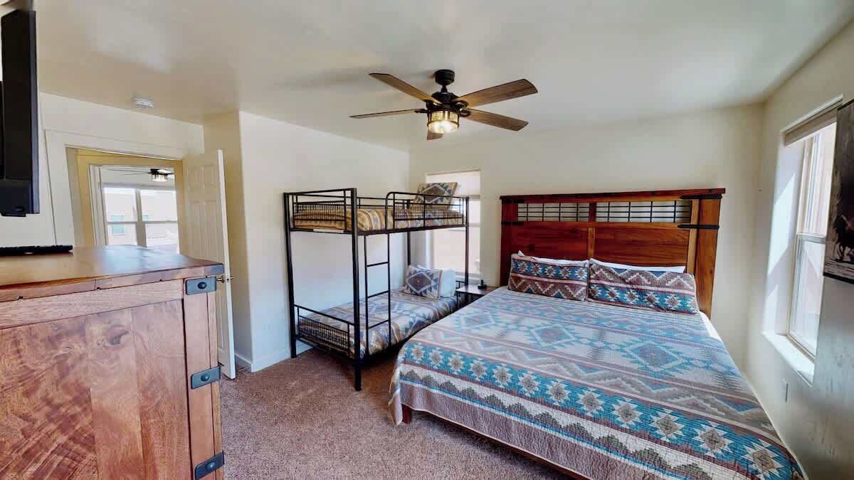 2 bedrooms, iron/ironing board, WiFi (free), bed sheets