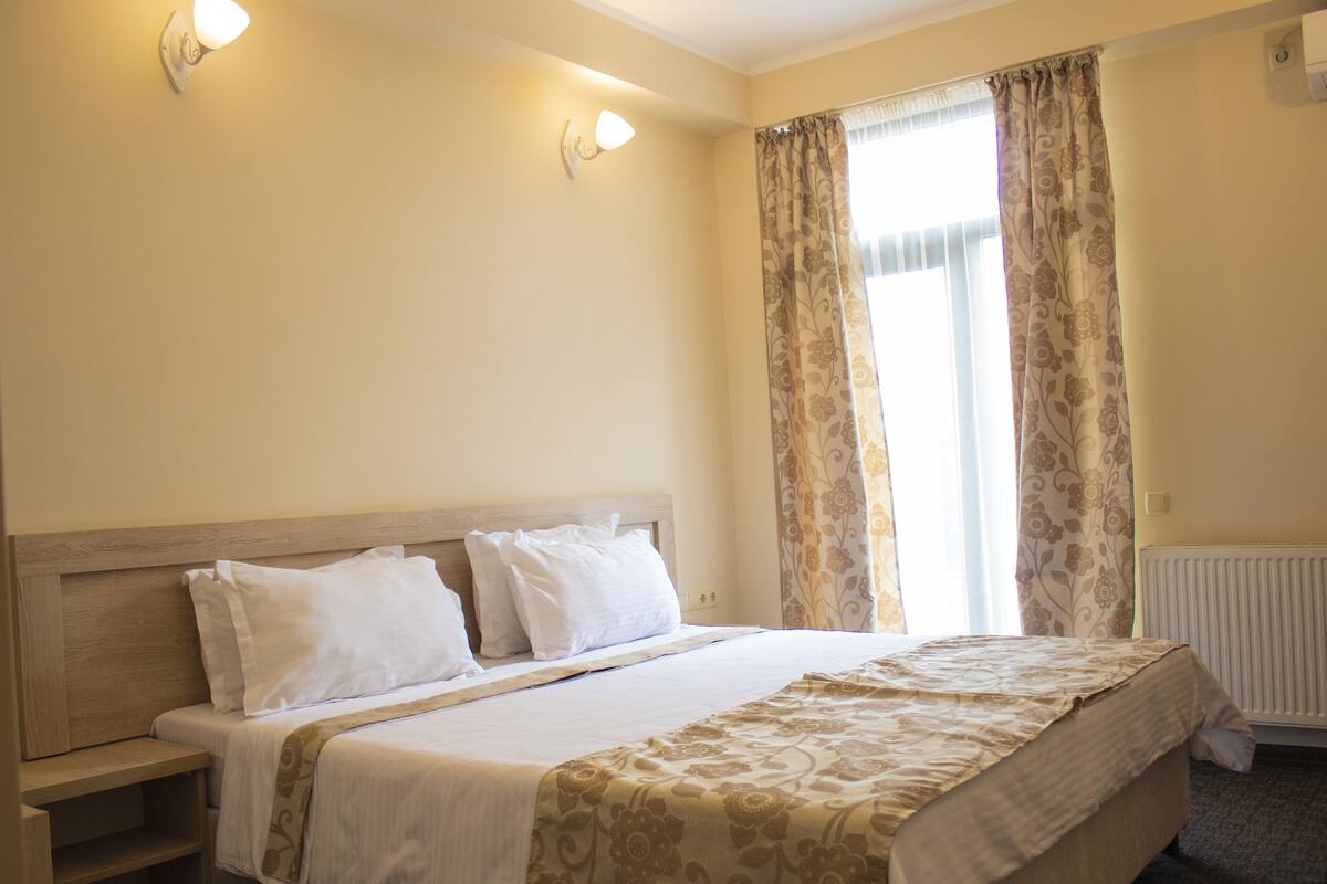 Premium bedding, minibar, in-room safe, desk