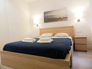 2 soverom, strykejern/-brett, wi-fi (inkludert) og sengetøy