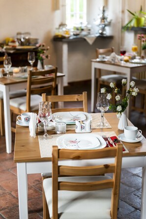 Dining - Rose House B&B (Ghent)