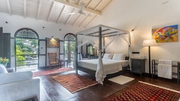 3 間睡房、房內夾萬、書桌、熨斗/熨衫板