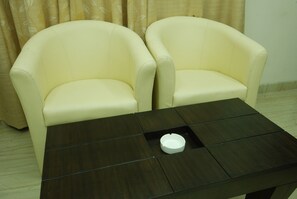 Deluxe Double Room, 1 King Bed, Smoking | Egyptian cotton sheets, premium bedding, down comforters, pillowtop beds - HOTEL ACCORD (Ranchi)