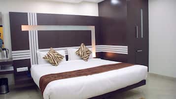 Executive Double Room | Egyptian cotton sheets, premium bedding, down duvets, pillow-top beds