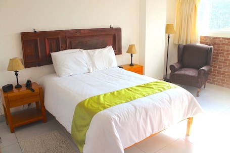 Family Apartment, 2 Bedrooms, Non Smoking | 1 bedroom, in-room safe, individually decorated, individually furnished