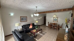 Family Apartment, 2 Bedrooms, Non Smoking | Living area
