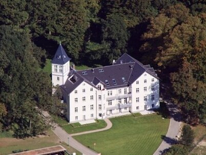 Quiet apartment in the castle with park on the Baltic Sea between Kühlungsborn and Rerik