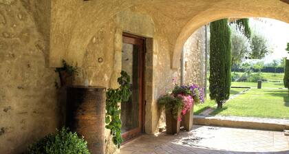 Ferme luxueusement restaurée prÚs de Gérone au coeur de la Catalogne