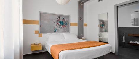 Suite – deluxe (Rosa Dei Venti 1) | 1 soverom, minibar, safe på rommet og skrivebord