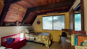 2 bedrooms, iron/ironing board, Internet, bed sheets