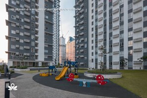 พื้นที่เล่นสำหรับเด็ก - กลางแจ้ง