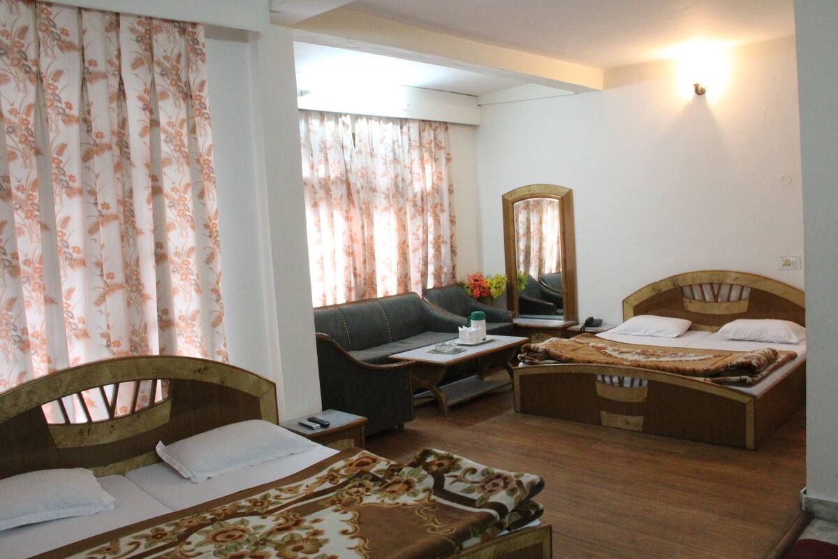 Phòng dành cho gia đình (Four Beds) | Màn/rèm cản sáng, phòng cách âm, truy cập Internet không dây miễn phí
