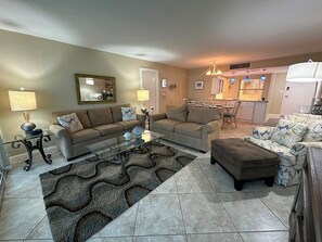 TV - Crystal Sands Tower Unit 706 - Beachfront (Sarasota)