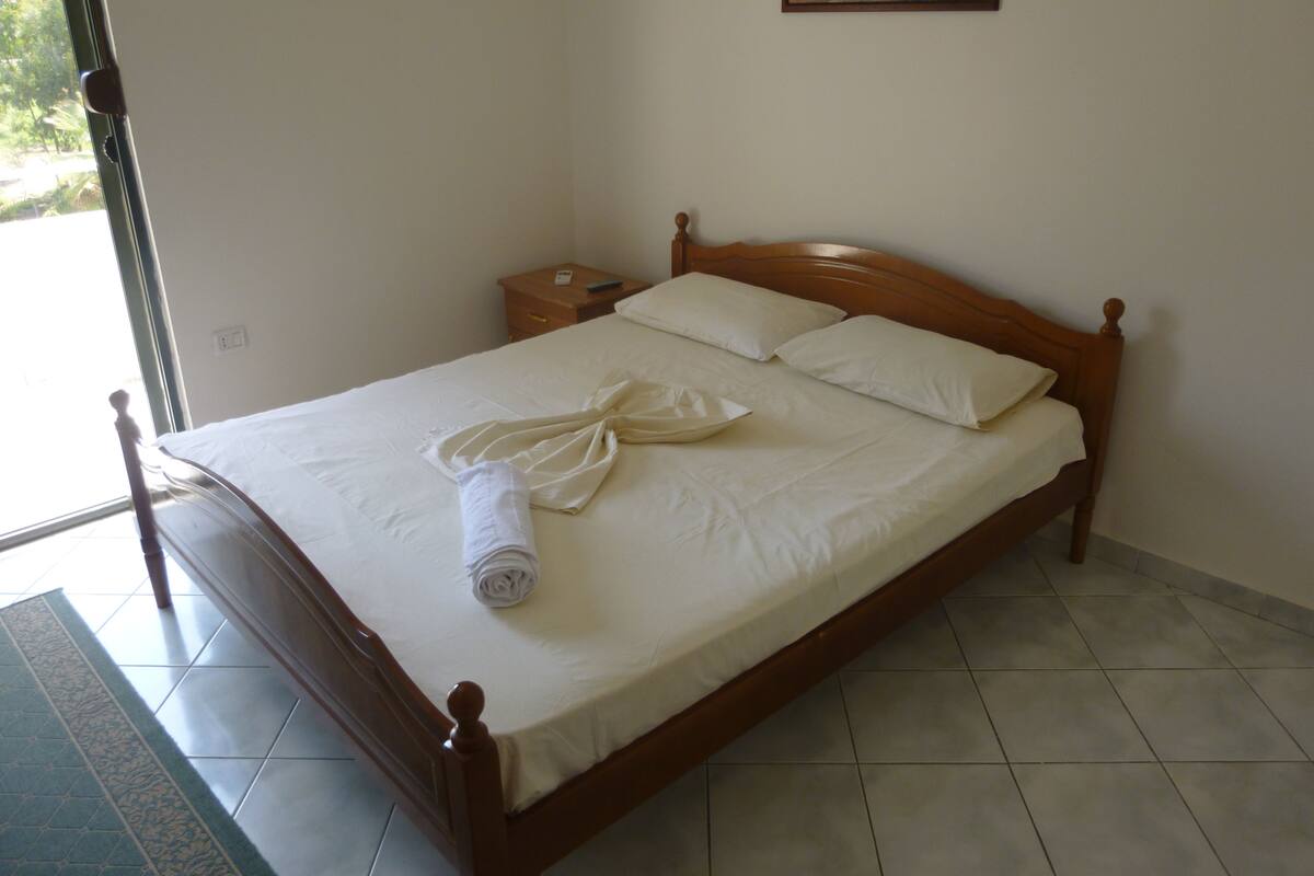 Iron/ironing board (on request), WiFi (free)