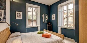 3 bedrooms, individually decorated, individually furnished, desk - Monti Coliseum 3 bedroom 2nd floor (Rome)