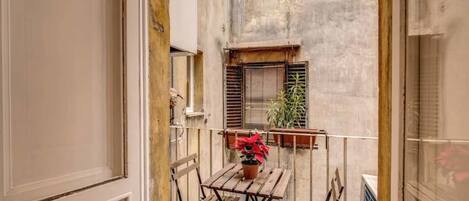 Apartment, 3 Bedrooms, Non Smoking | Balcony