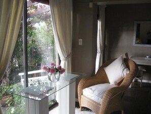 Studio | Wohnbereich | Flachbildfernseher