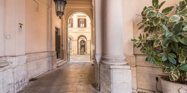 Hallway - Corso Vittorio Studio (Rome)