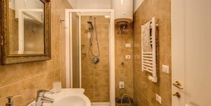 Apartment, 1 Bedroom | Bathroom