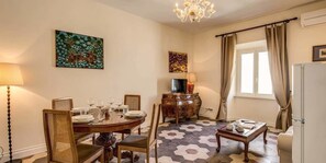 Appartamento, 1 camera da letto | Pasti in camera