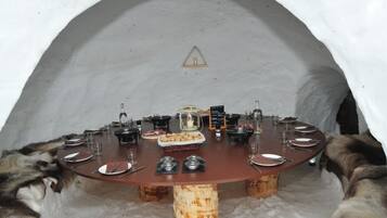 Breakfast and dinner served, fondue