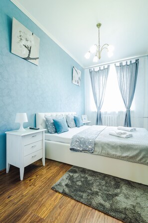 Iron/ironing board, free WiFi, bed sheets