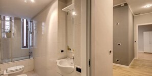 Apartment, 1 Bedroom | Bathroom | Shower, rainfall showerhead, free toiletries, hair dryer - Mecenate Colosseum Suite (Rome)