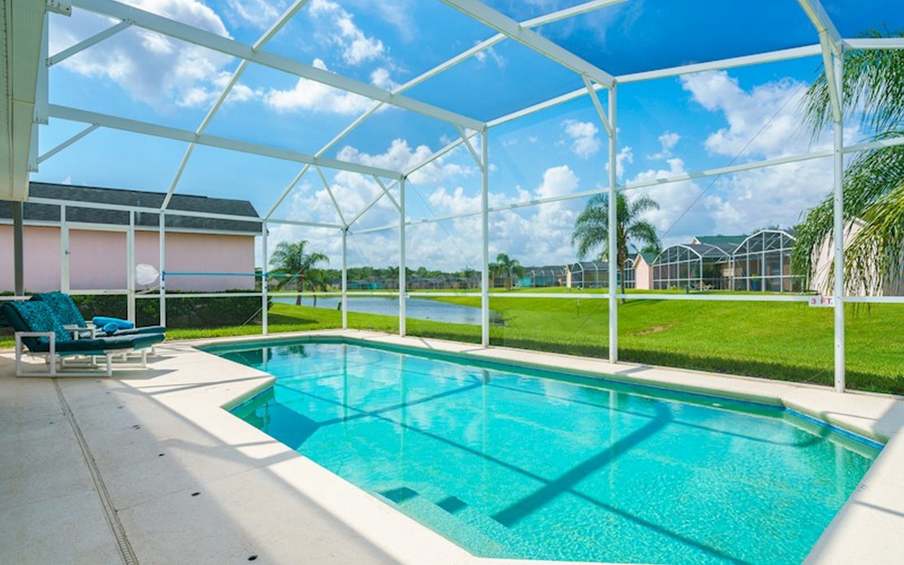 Kolam renang pribadi