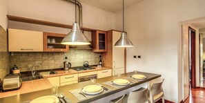 Apartment, 2 Bedrooms | In-room dining