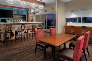 Bar (on property) - TownePlace Suites by Marriott Kingsville (Kingsville)