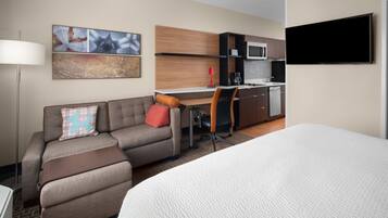 Studio, 1 King Bed with Sofa bed | Desk, iron/ironing board, free cribs/infant beds, free WiFi