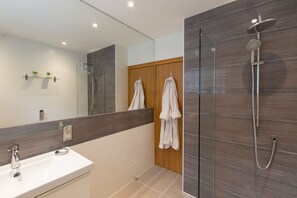 Hochwertige Bettwaren, individuell dekoriert, individuell eingerichtet