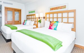 Desk, iron/ironing board, free cribs/infant beds, free WiFi - 827 Sea and Sun Studio (San Juan)