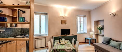 Apartment, 1 Schlafzimmer | Wohnbereich | Fernseher