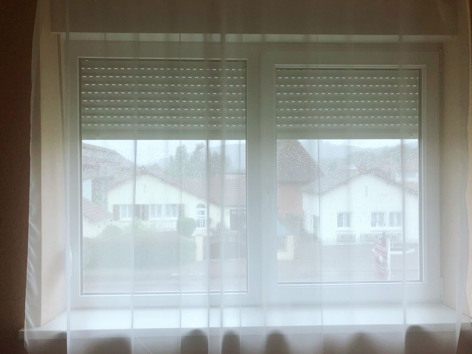 desk, soundproofing, free wifi, bed sheets