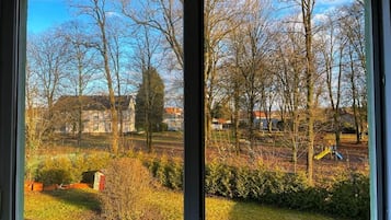 Klassieke kamer, 1 twee- of 2 eenpersoonsbedden | Een bureau, geluiddichte muren, gratis wifi, beddengoed