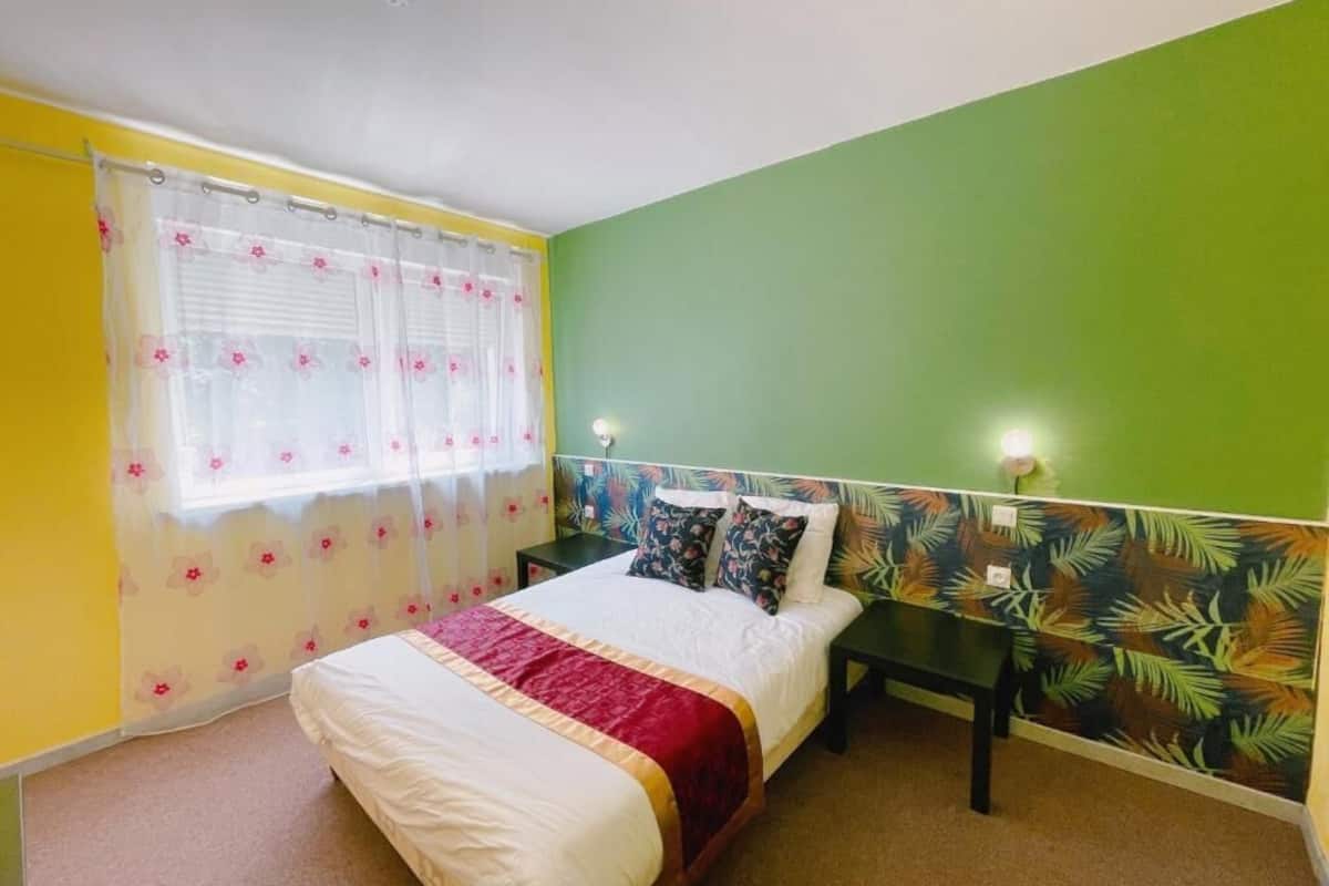 classic double or twin room | desk, soundproofing, free wifi, bed sheets