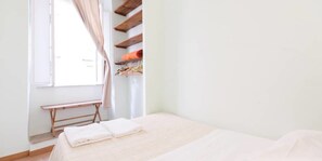 Apartment, 1 Schlafzimmer | Bügeleisen/Bügelbrett, Babybetten, kostenloses WLAN, Bettwäsche