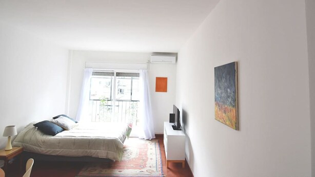 Blackout curtains, free WiFi, bed sheets - Modern studio with balcony by Sofacama (Buenos Aires)